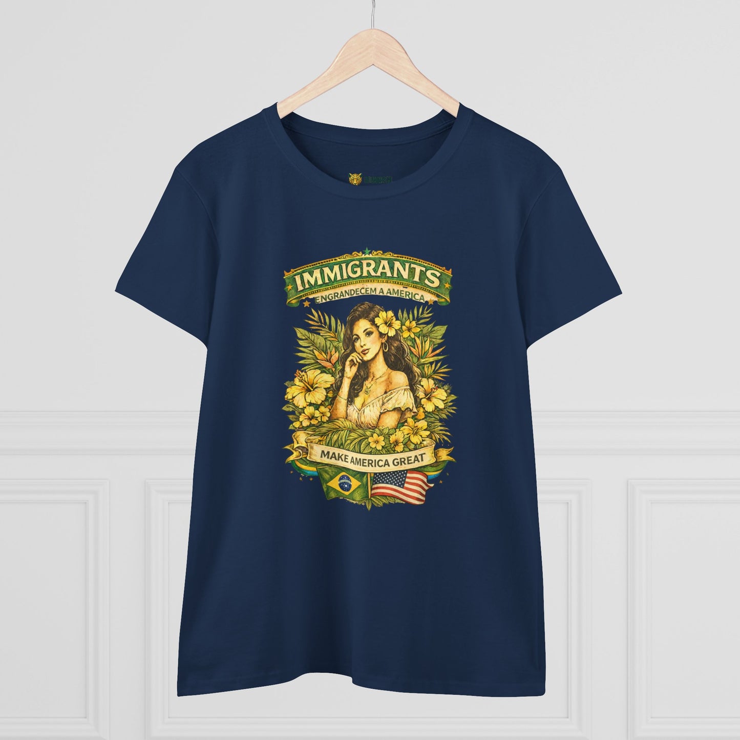Camiseta Babylook Feminina “Immigrants Engrandecem a America” – Orgulho Imigrante | BornBrasil