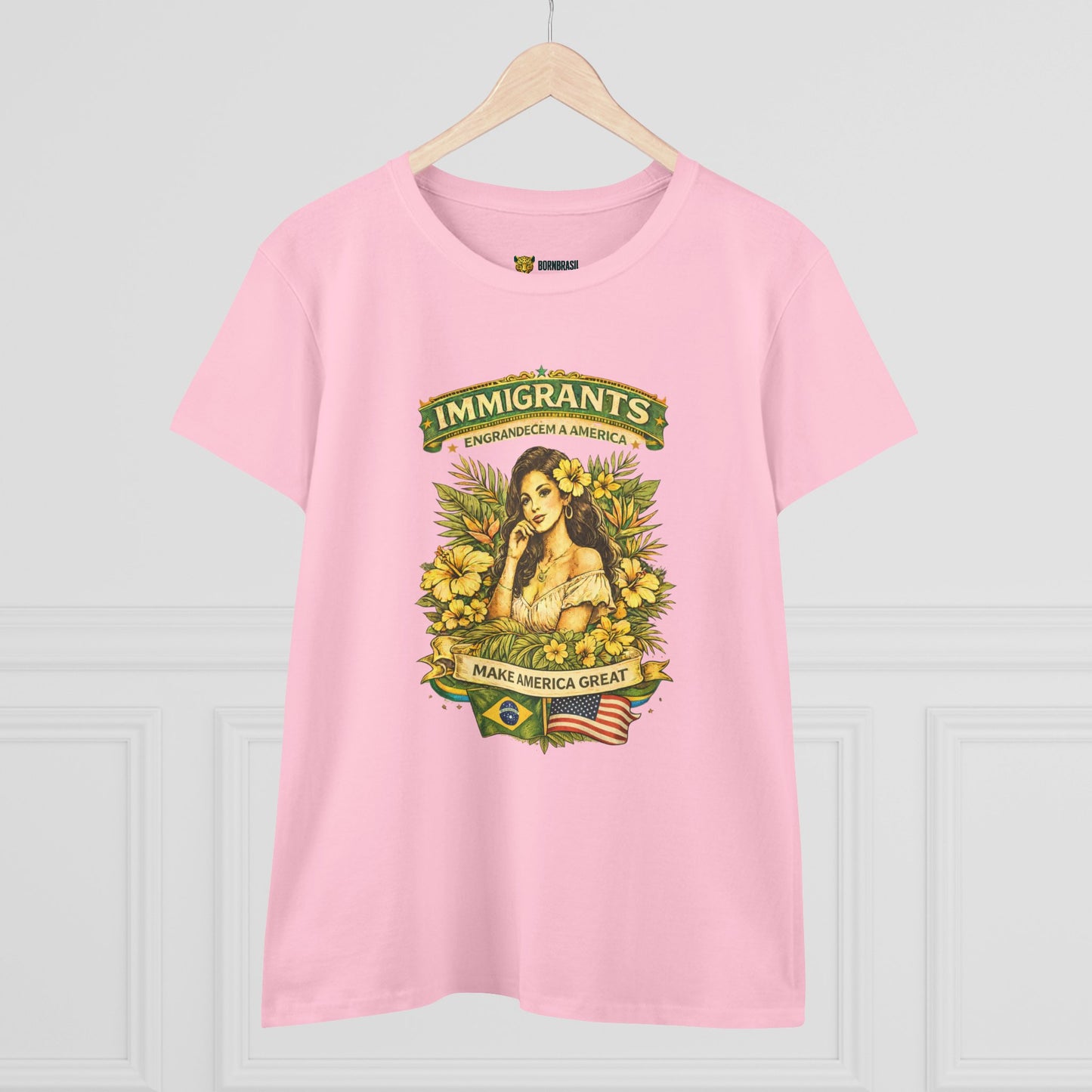 Camiseta Babylook Feminina “Immigrants Engrandecem a America” – Orgulho Imigrante | BornBrasil