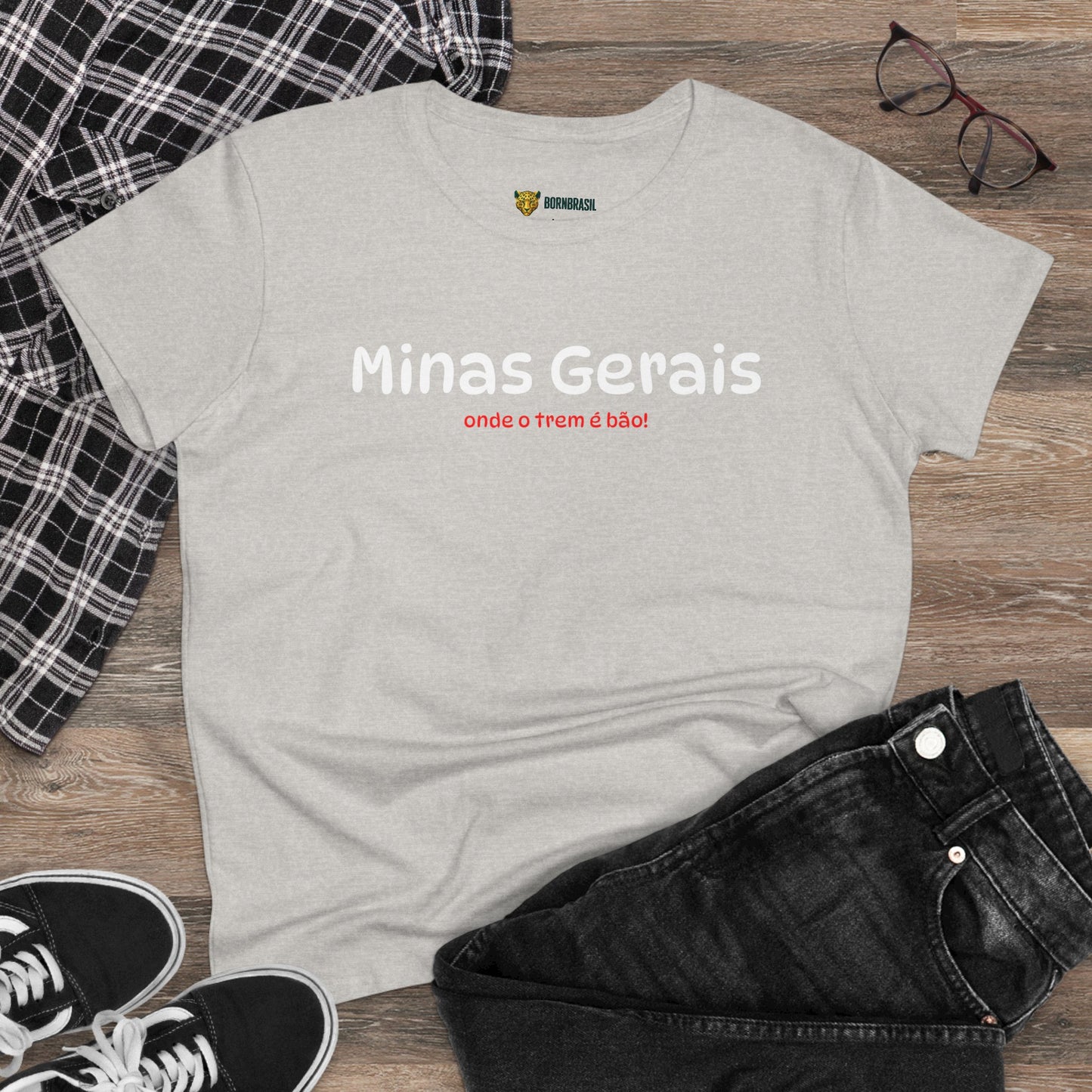 Camiseta Babylook Feminina “Minas Gerais – Onde o Trem é Bão” – Orgulho Mineiro | BornBrasil