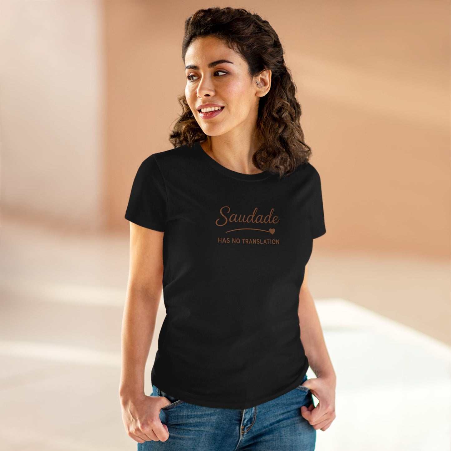Camiseta Babylook Feminina “Saudade Has No Translation” – Identidade Brasileira | BornBrasil